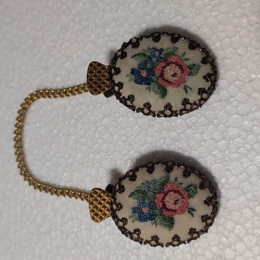 Vintage Sweater Clip